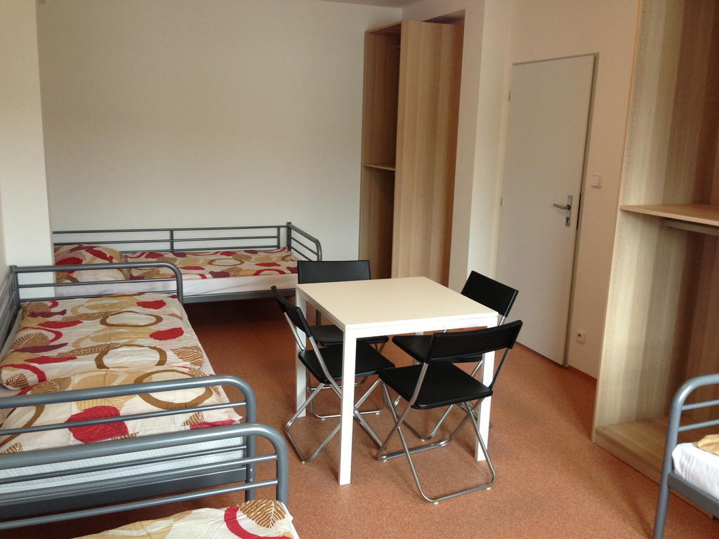 Hostel Bohemia Praga Esterno foto